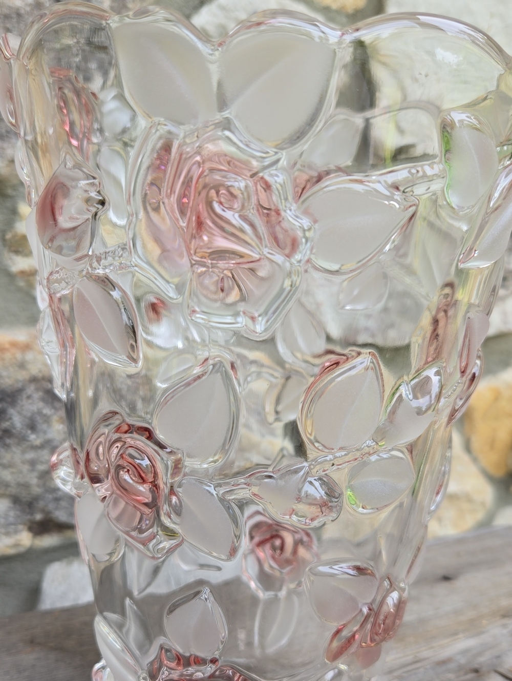 Vintage Mikasa Bella Rose Pink Glass Flower Vase 3D Raised Floral Design - Picture 5 of 8